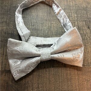 Paisley Patterned Bow Tie